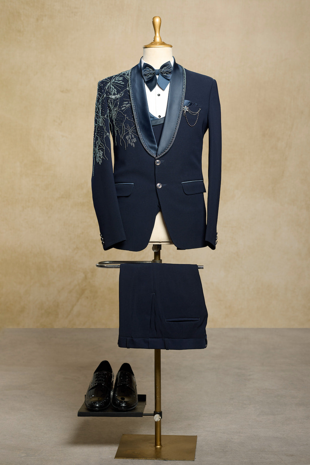 MIDNIGHT GARDEN